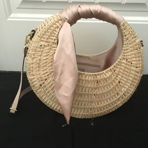 Scoop crescent crossbody